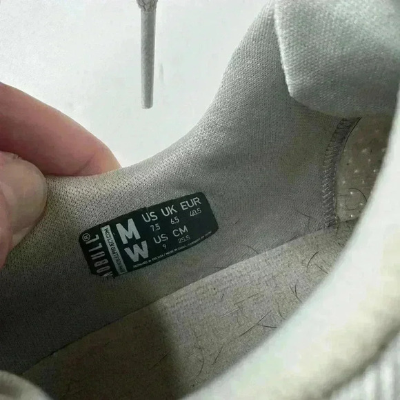 NOBULL Light Grey tennis shoes, size 9M. - Picture 7 of 8